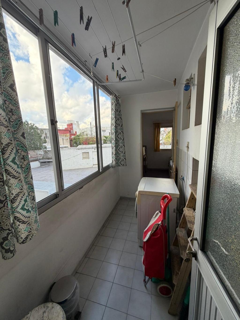 Venta apartamento 3 dormitorios, 3 baños y garaje en Pocitos