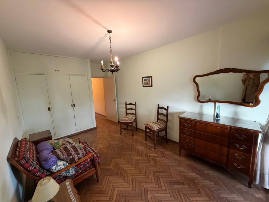 Venta apartamento 3 dormitorios, 3 baños y garaje en Pocitos