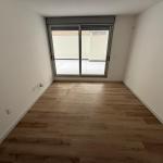 Alquiler de apartamento de 1 dormitorio con patio de 55 m2, a estrenar en Cordón Sur.