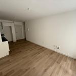 Alquiler de apartamento de 1 dormitorio con patio de 55 m2, a estrenar en Cordón Sur.