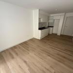 Alquiler de apartamento de 1 dormitorio con patio de 55 m2, a estrenar en Cordón Sur.