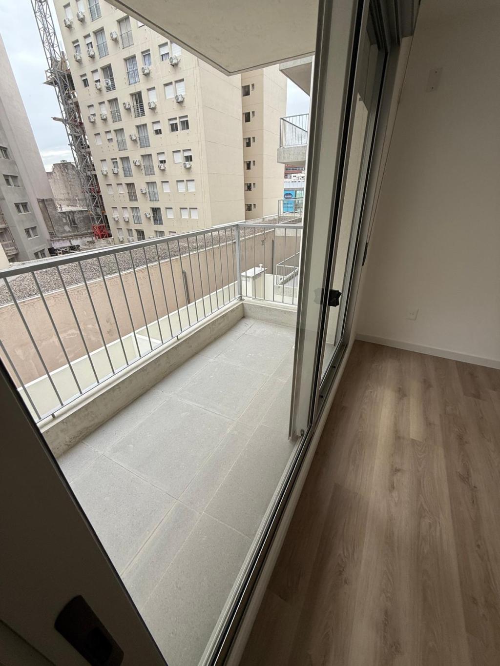 Alquiler de apartamento de 2 dormitorios a estrenar en Cordón Sur.