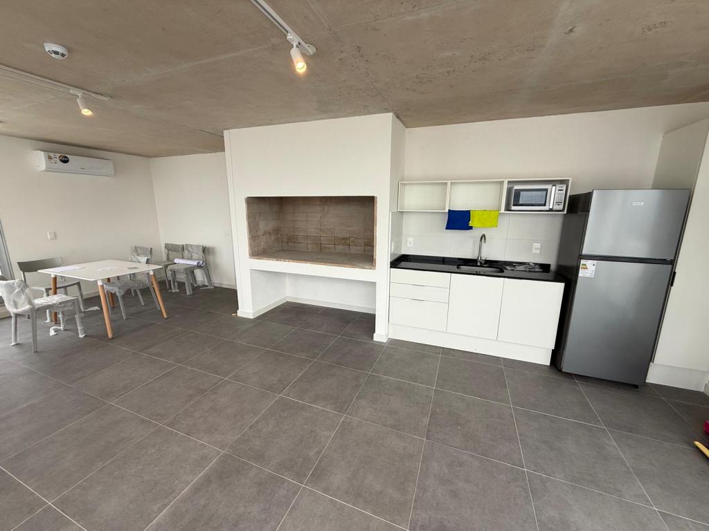 Alquiler de apartamento de 1 dormitorio con patio de 55 m2, a estrenar en Cordón Sur.
