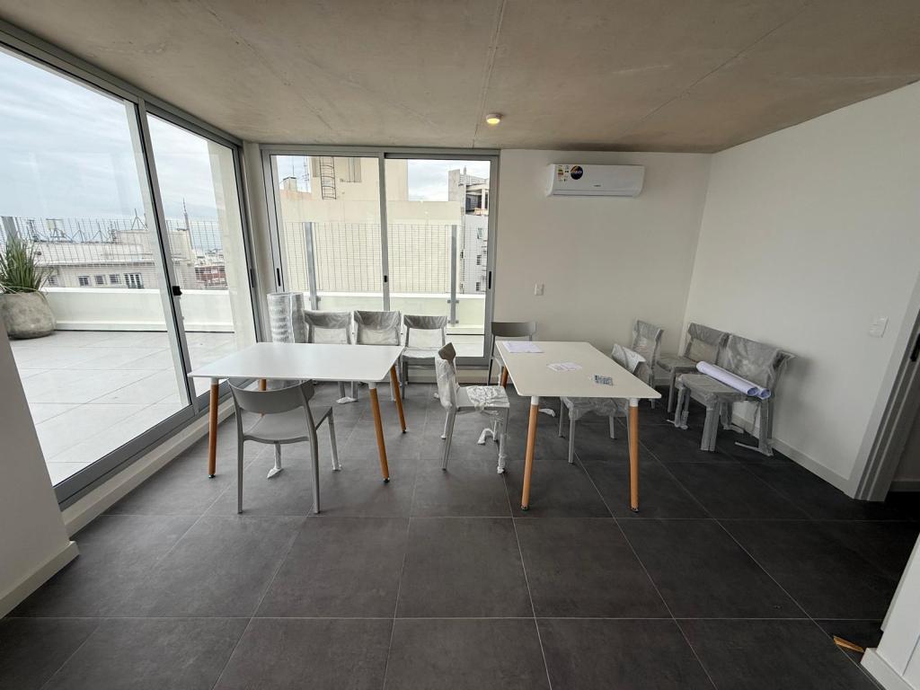 Alquiler de apartamento de 2 dormitorios a estrenar en Cordón Sur.
