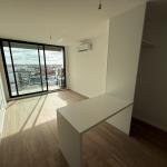 Alquiler apartamento 1 domitorio en centro, piso alto y vista despejada.