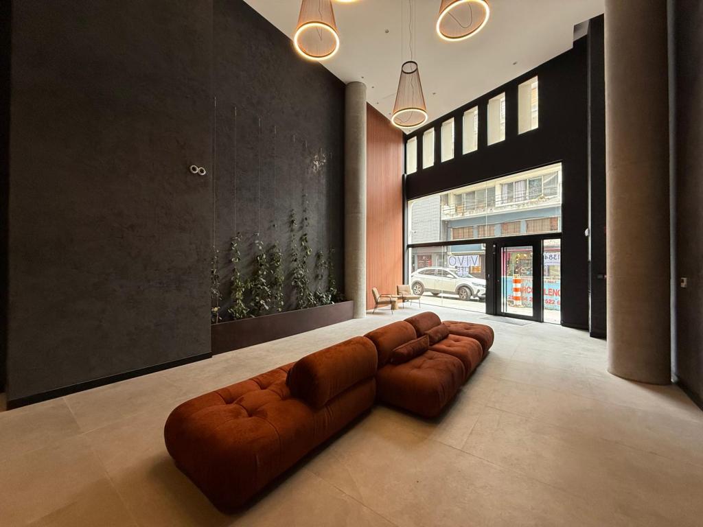 Alquiler apartamento 1 domitorio en centro, piso alto y vista despejada.