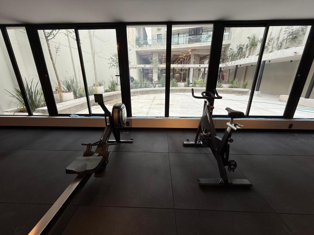 Alquiler apartamento 1 domitorio en centro, piso alto y vista despejada.