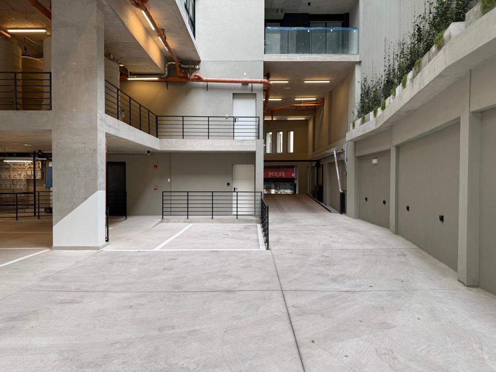 Alquiler apartamento 1 domitorio en centro, piso alto y vista despejada.