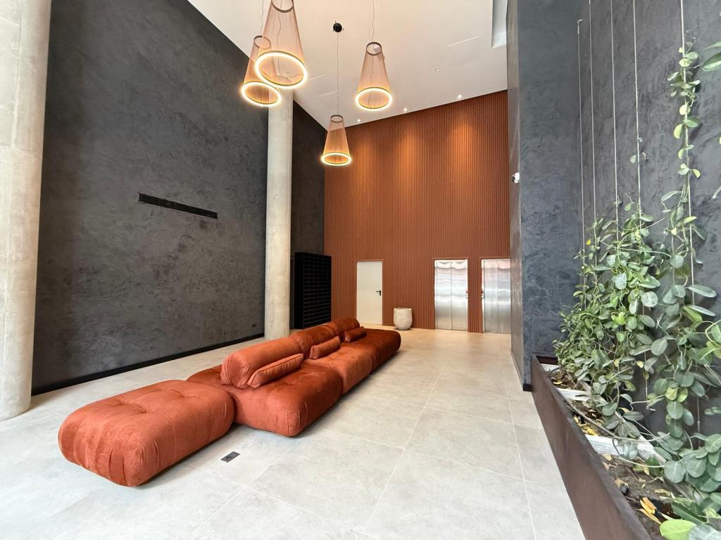 Alquiler apartamento 1 domitorio en centro, piso alto y vista despejada.