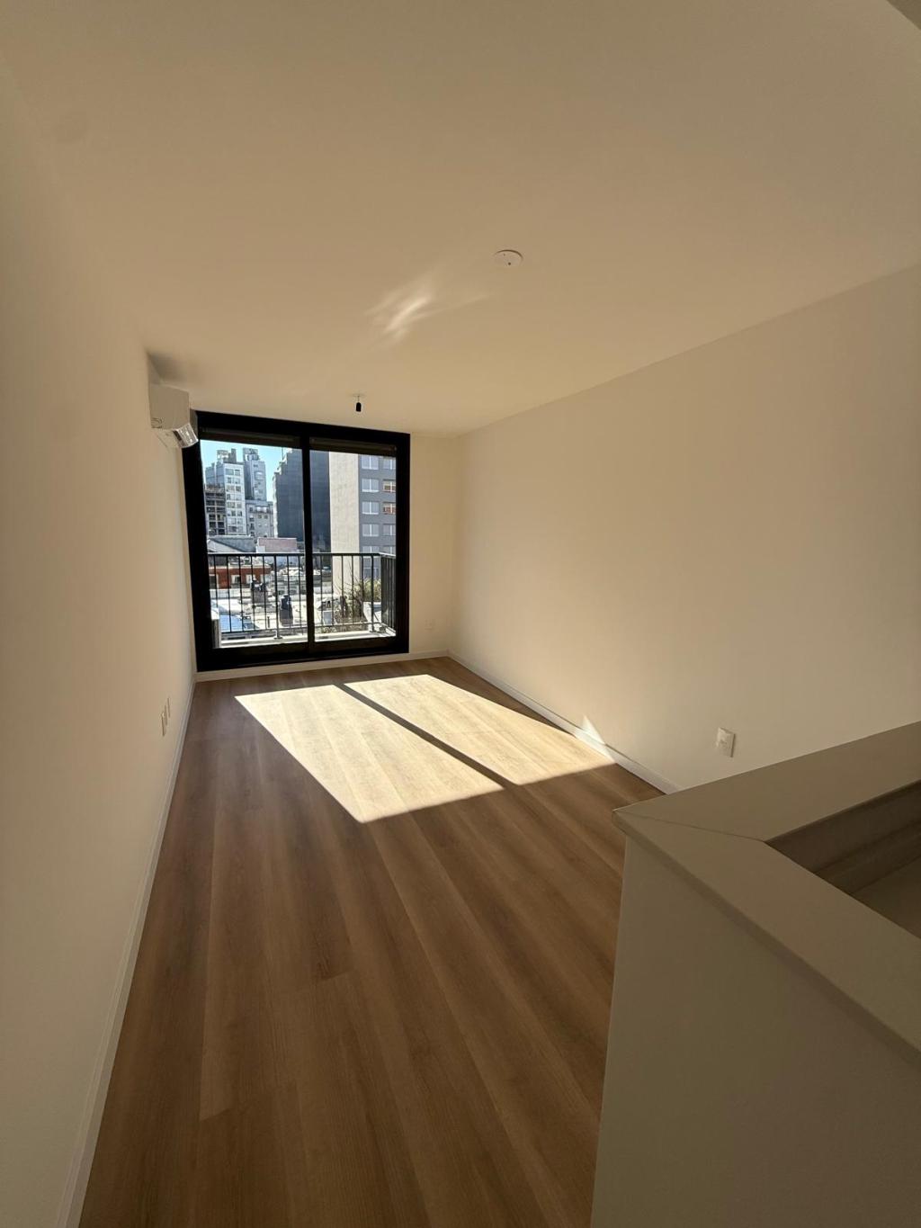 Alquiler apartamento de 1 domitorio a estrenar en cordón sur, piso alto. Mucho sol y ventilación natural.