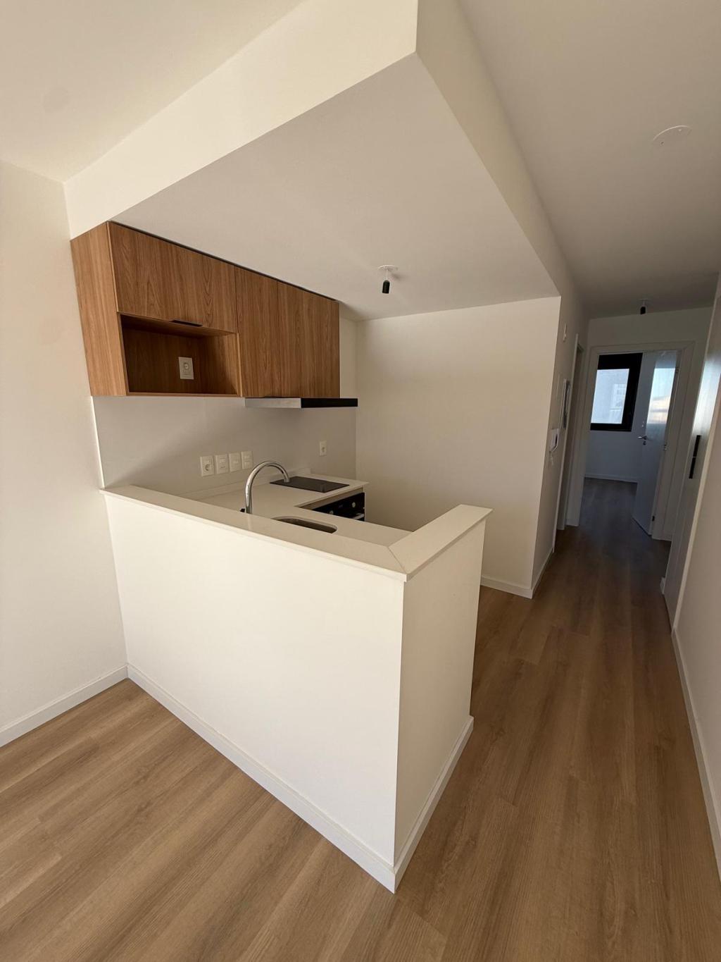 Alquiler apartamento de 1 domitorio a estrenar en cordón sur, piso alto. Mucho sol y ventilación natural.