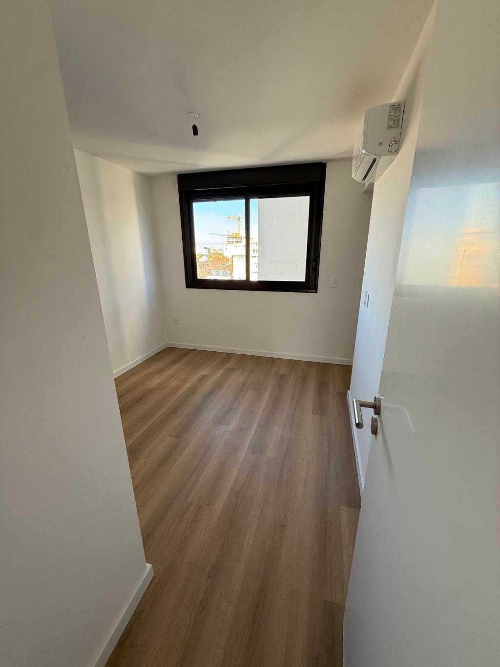 Alquiler apartamento de 1 domitorio a estrenar en cordón sur, piso alto. Mucho sol y ventilación natural.