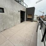 Alquiler apartamento monoambiente con terraza y parrillero porpio. Estrená en Cordón Sur.