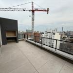 Alquiler apartamento monoambiente con terraza y parrillero porpio. Estrená en Cordón Sur.