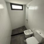 Alquiler apartamento monoambiente con terraza y parrillero porpio. Estrená en Cordón Sur.