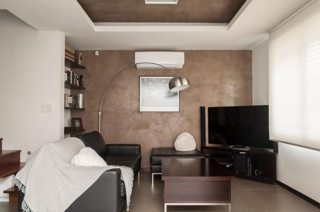 Venta de casa de 3 dormitorios, 3 baños, parrillero y garage en Pocitos.