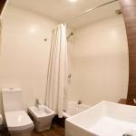 Venta de casa de 3 dormitorios, 3 baños, parrillero y garage en Pocitos.
