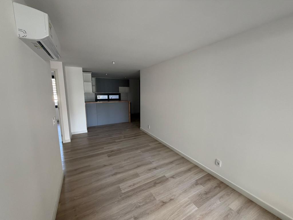 Alquiler apartamento 2 dormitorios a estrenar en Cordón Sur.