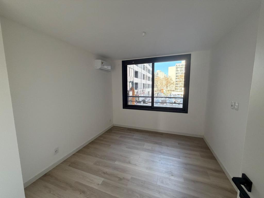 Alquiler apartamento 2 dormitorios a estrenar en Cordón Sur.