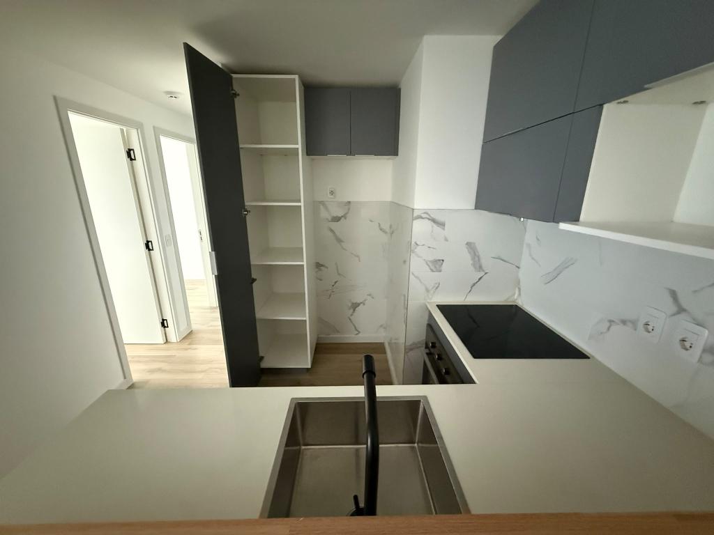 Alquiler apartamento 2 dormitorios a estrenar en Cordón Sur.