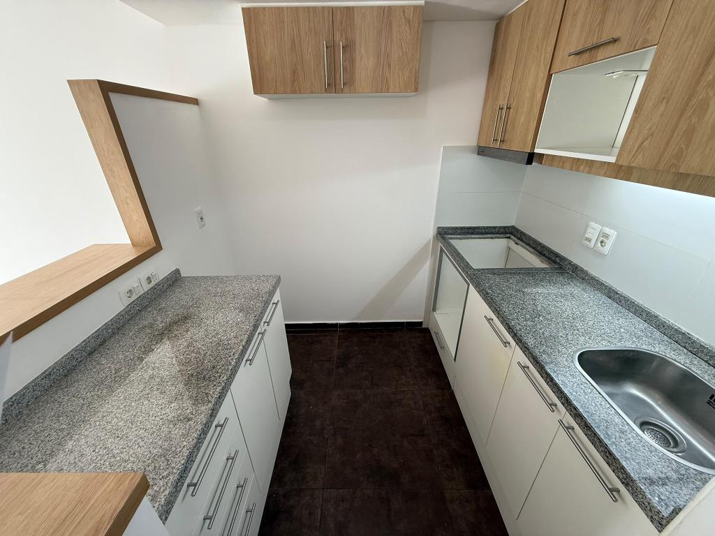 Alquiler apartamento 2 dormitorios y garage en cordón sur.