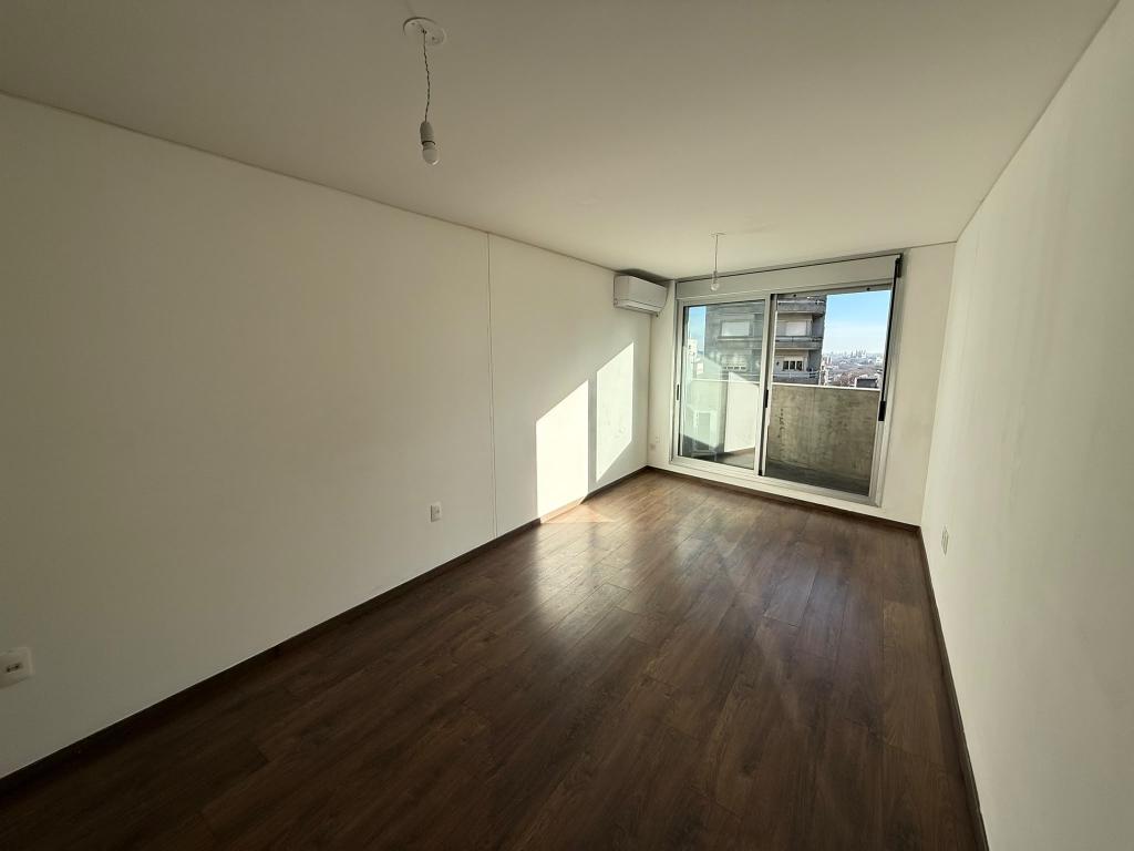 Alquiler apartamento 2 dormitorios y garage en cordón sur.
