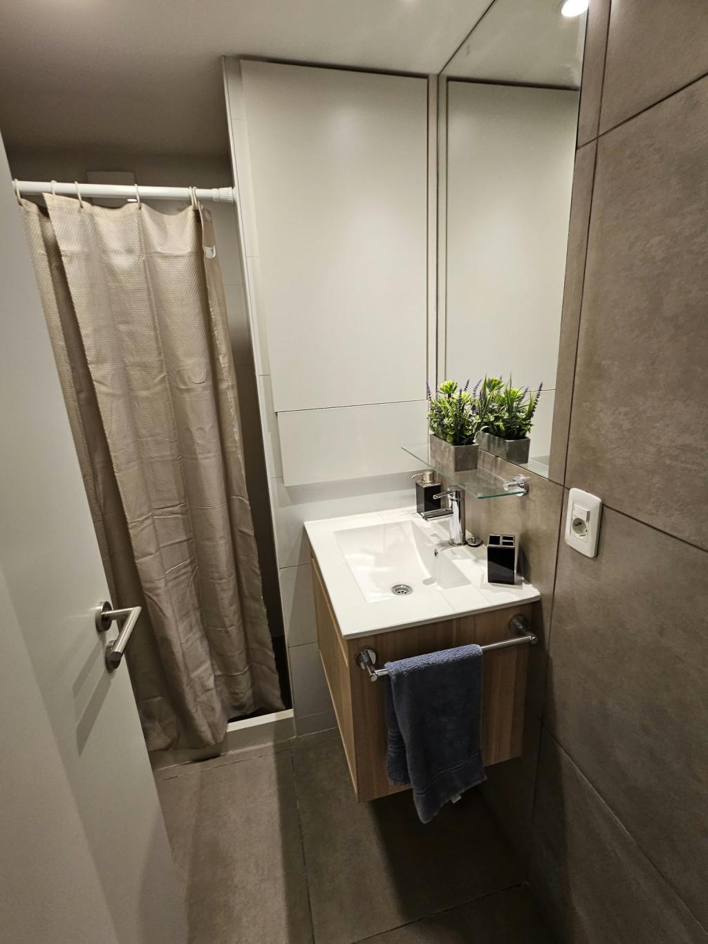 Venta monoambiente con renta. Totalmente equipado en Cordón Design.