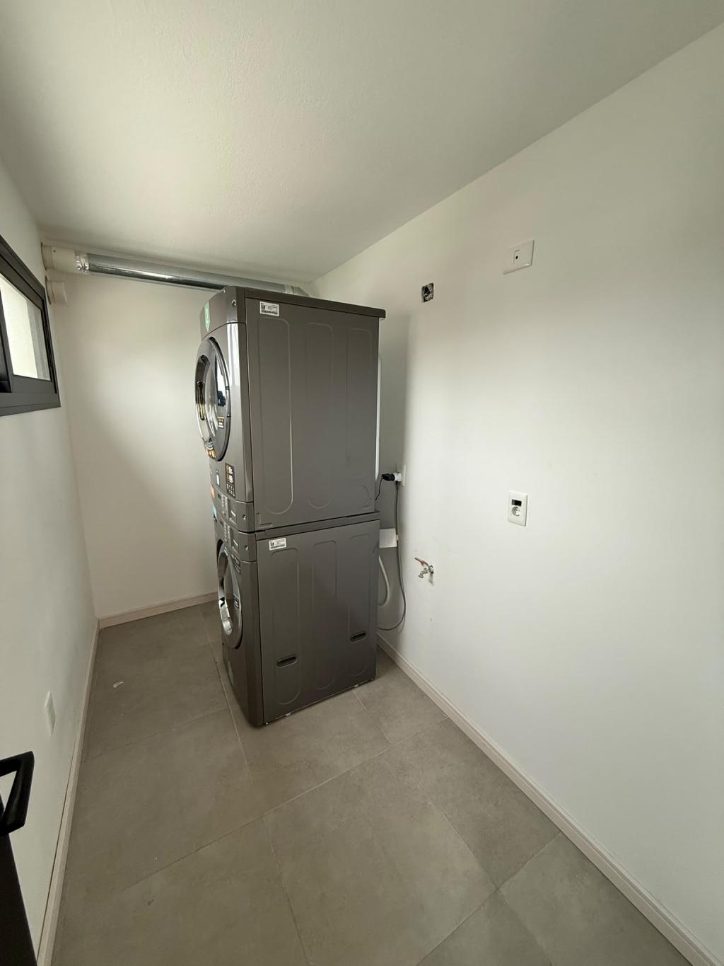 Alquiler apartamento de 1 dormitorio + garage en Cordón Sur. A estrenar.