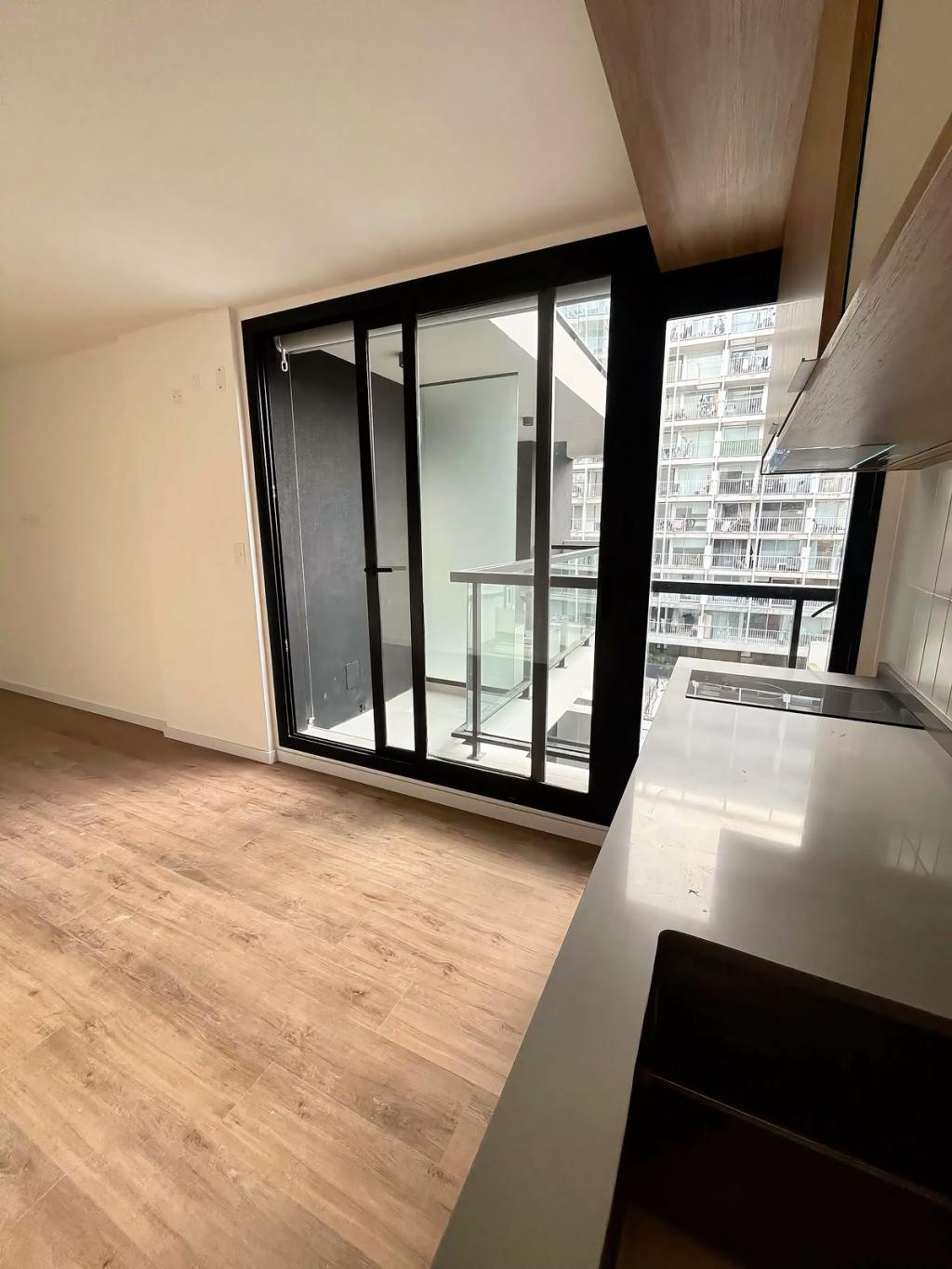 Alquiler apartamento monoambiente. Estrená en Cordón Sur.