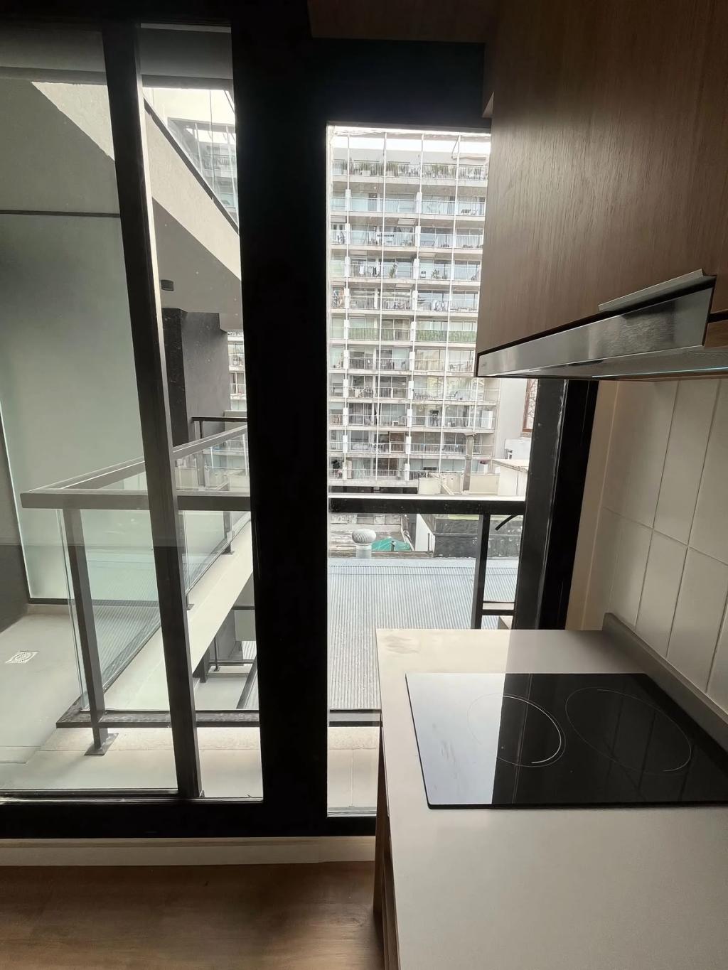 Alquiler apartamento monoambiente. Estrená en Cordón Sur.
