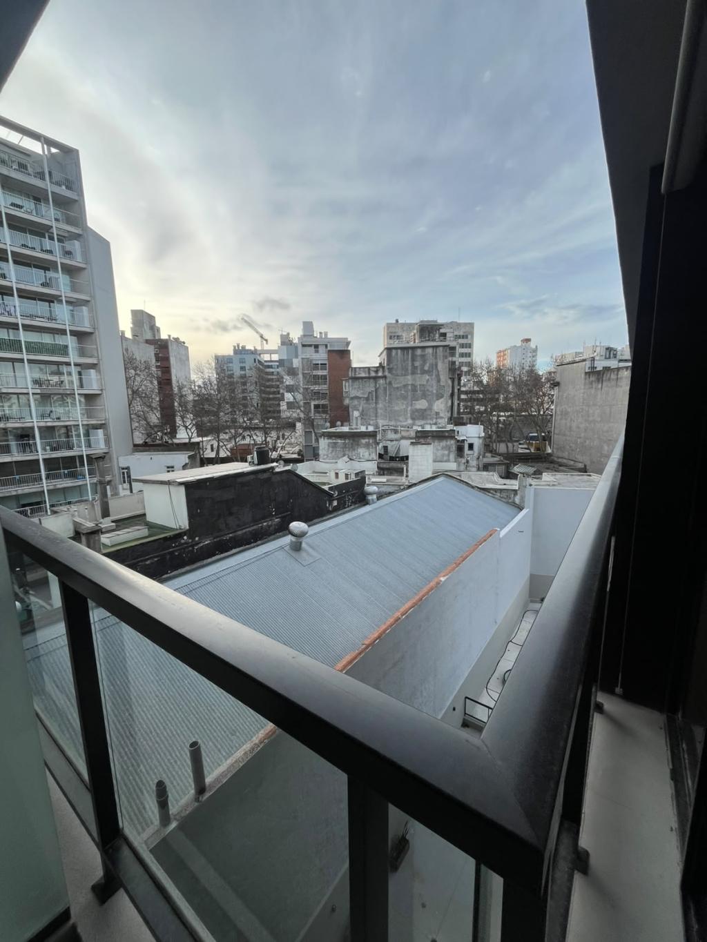 Alquiler apartamento monoambiente. Estrená en Cordón Sur.