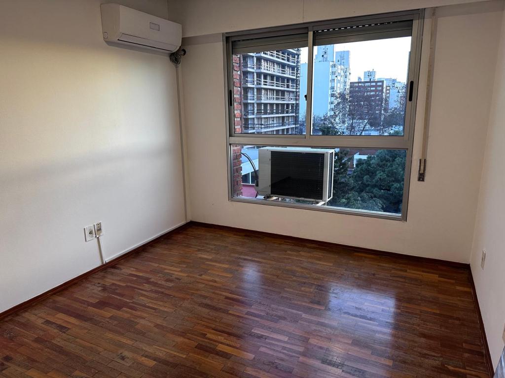 Alquiler apartamento 1 dormitorio en Punta Carretas. Piso 5 al frente.