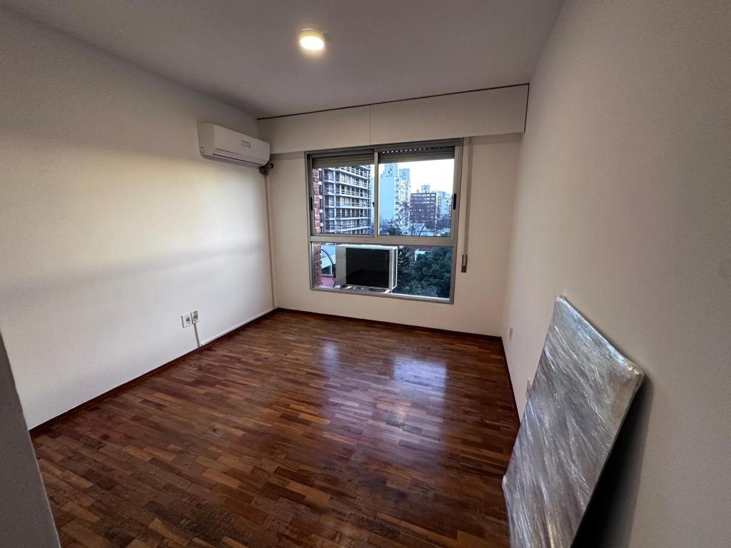 Alquiler apartamento 1 dormitorio en Punta Carretas. Piso 5 al frente.