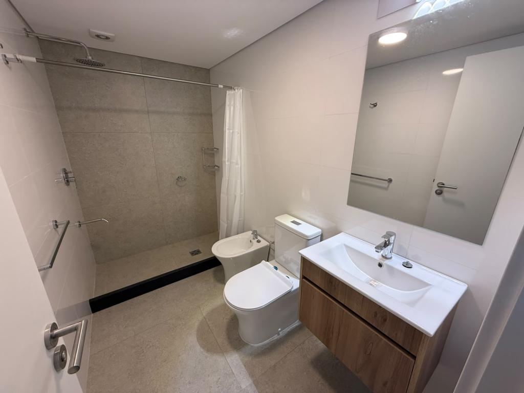 Alquiler apartamento a estrenar en Cordón Sur