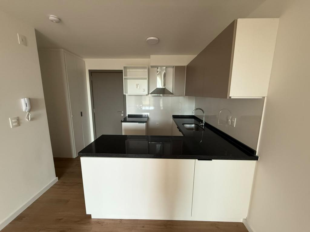 Alquiler apartamento a estrenar en Cordón Sur
