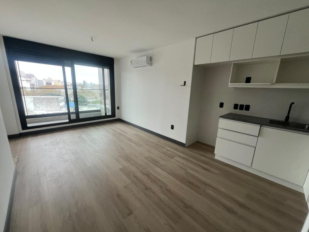 Alquiler apartamento 1 dormitorio en piso alto y garage. Cordón.