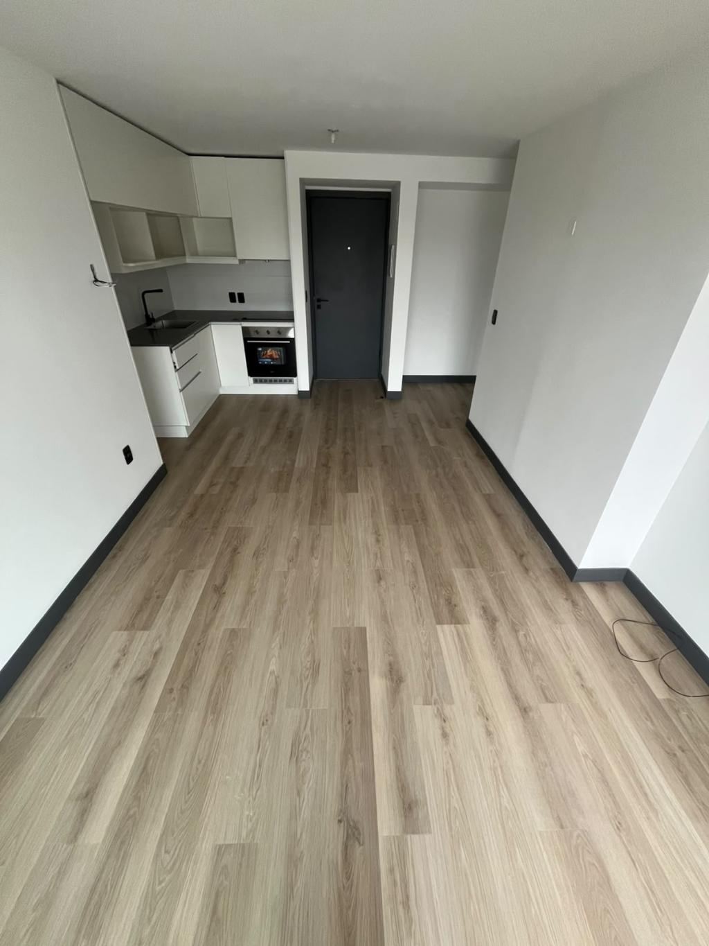 Alquiler apartamento 1 dormitorio en piso alto y garage. Cordón.