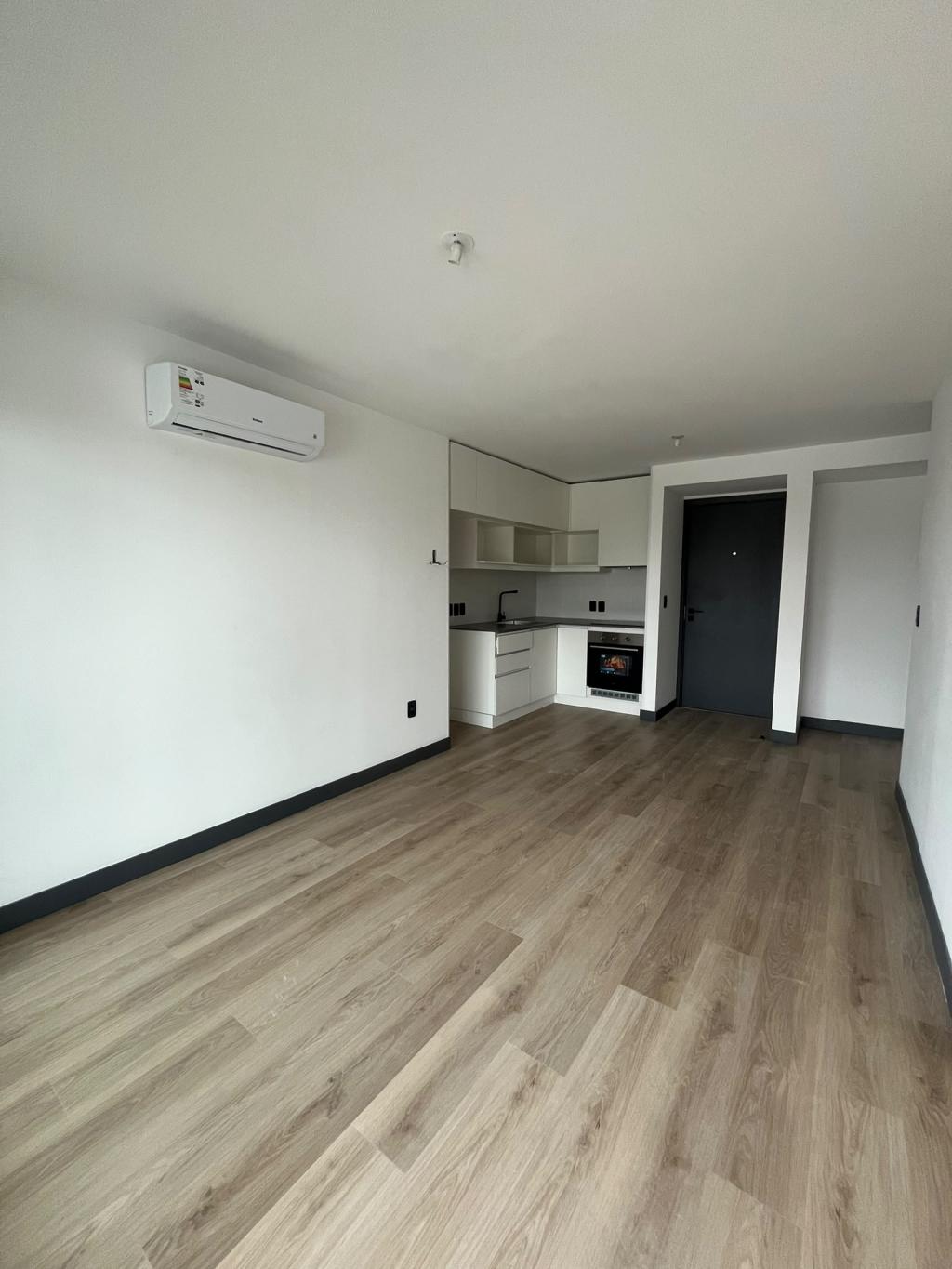 Alquiler apartamento 1 dormitorio en piso alto y garage. Cordón.