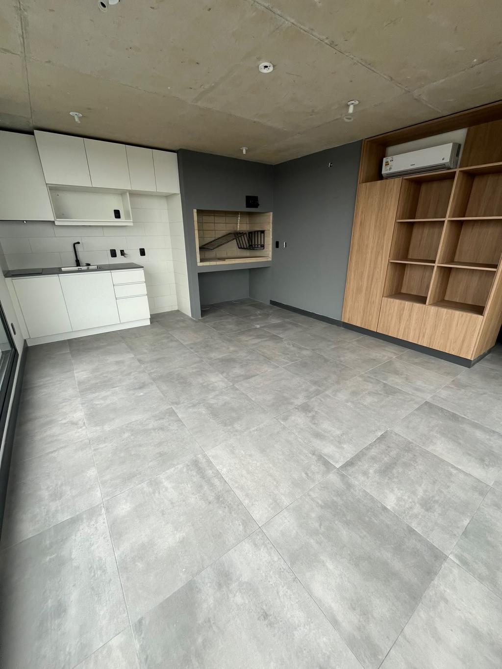Alquiler apartamento 1 dormitorio en piso alto y garage. Cordón.