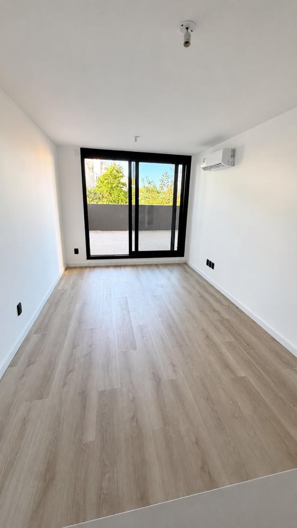 Venta apartamento 1 dormitorio con terraza y garage en Los Olímpicos - La Blanqueada.