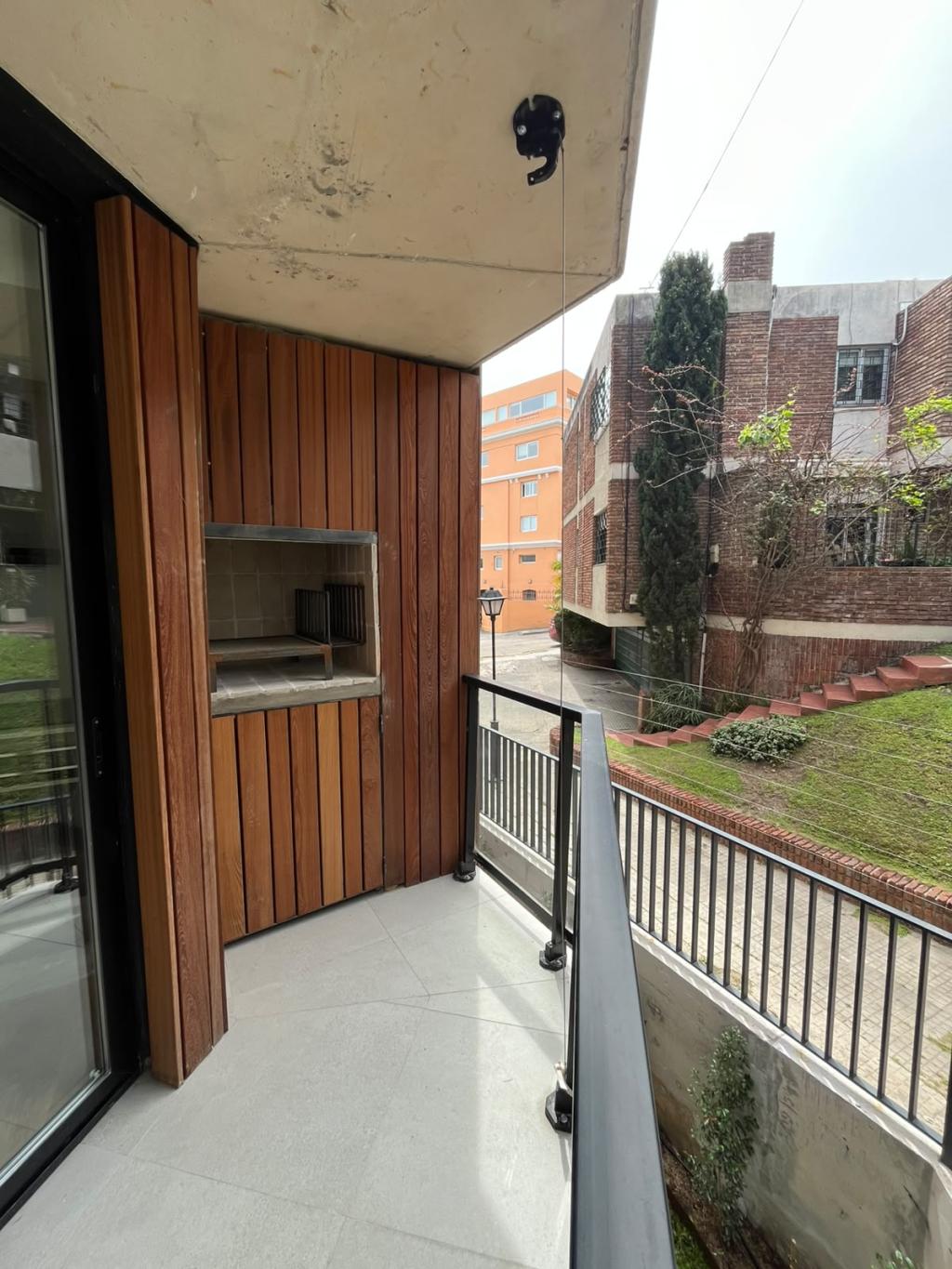 Venta apartamento 1 dormitorio con parrillero en Parque Rodó.