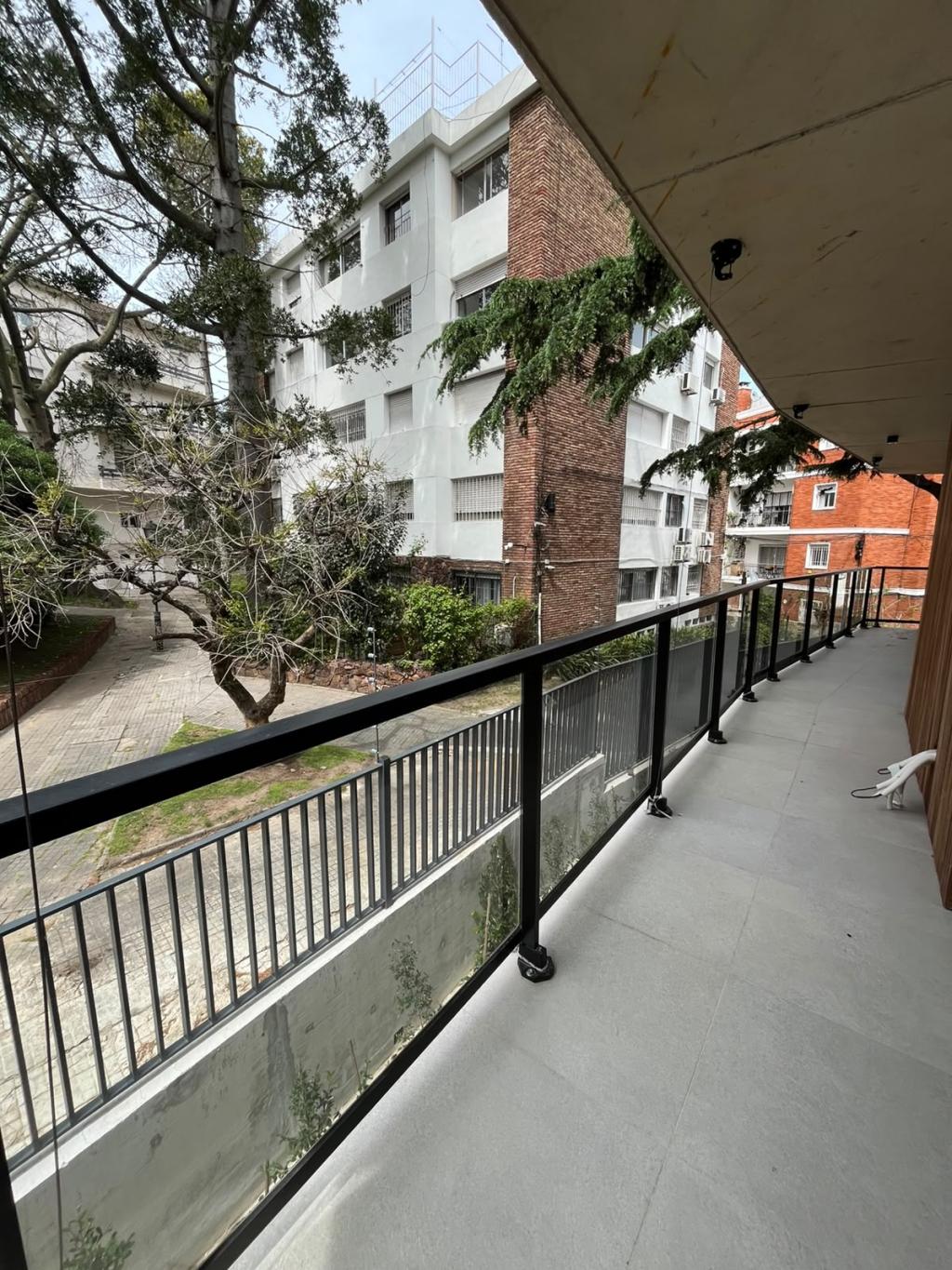 Venta apartamento 1 dormitorio con parrillero en Parque Rodó.