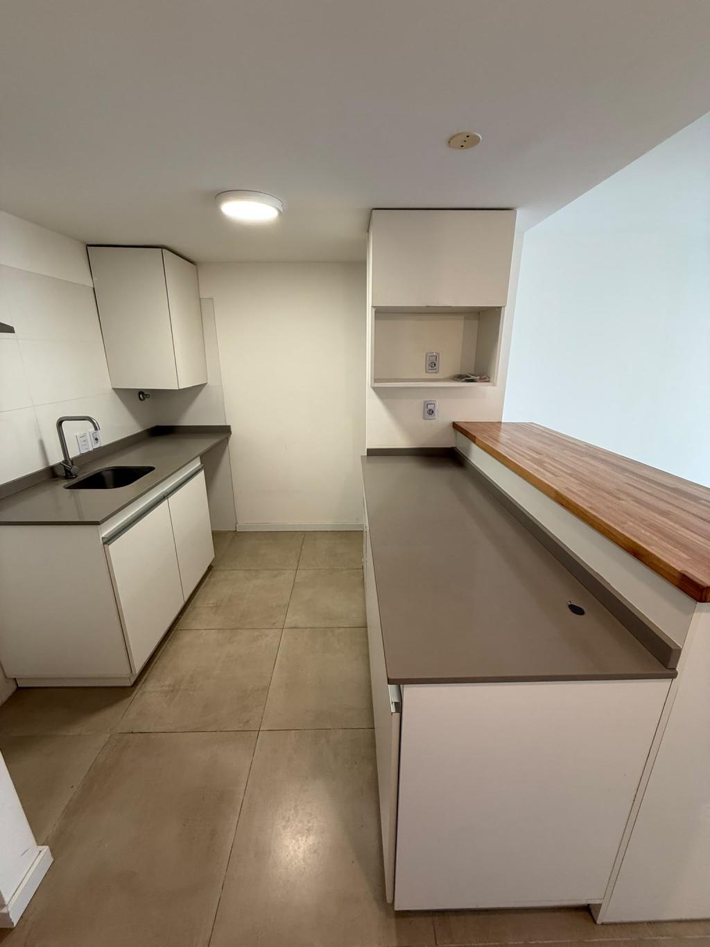 Alquiler apartamento 1 domitorio con parrillero propio.