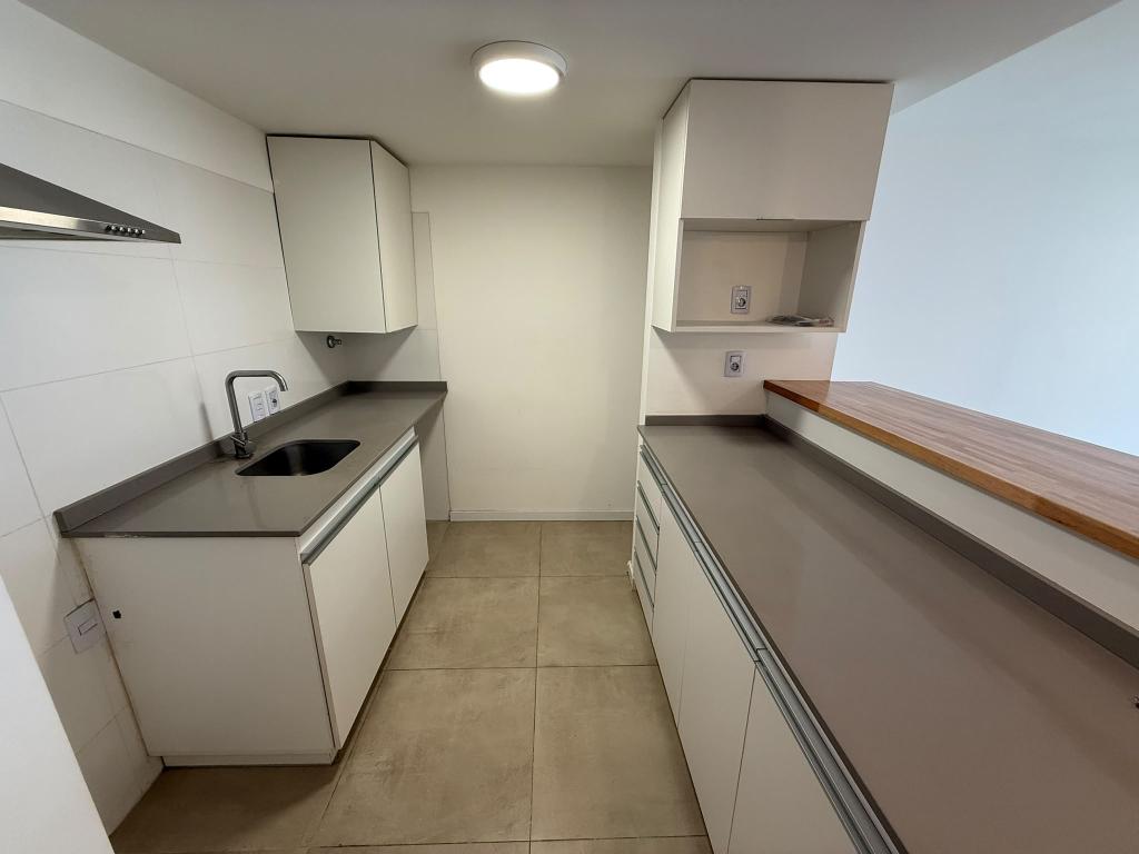 Alquiler apartamento 1 domitorio con parrillero propio.