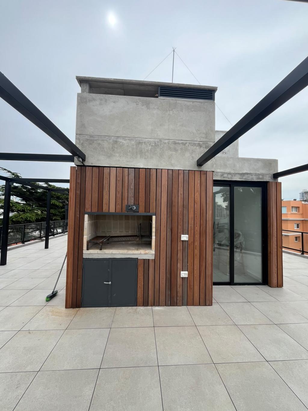Venta apartamento 1 dormitorio con parrillero en Parque Rodó.