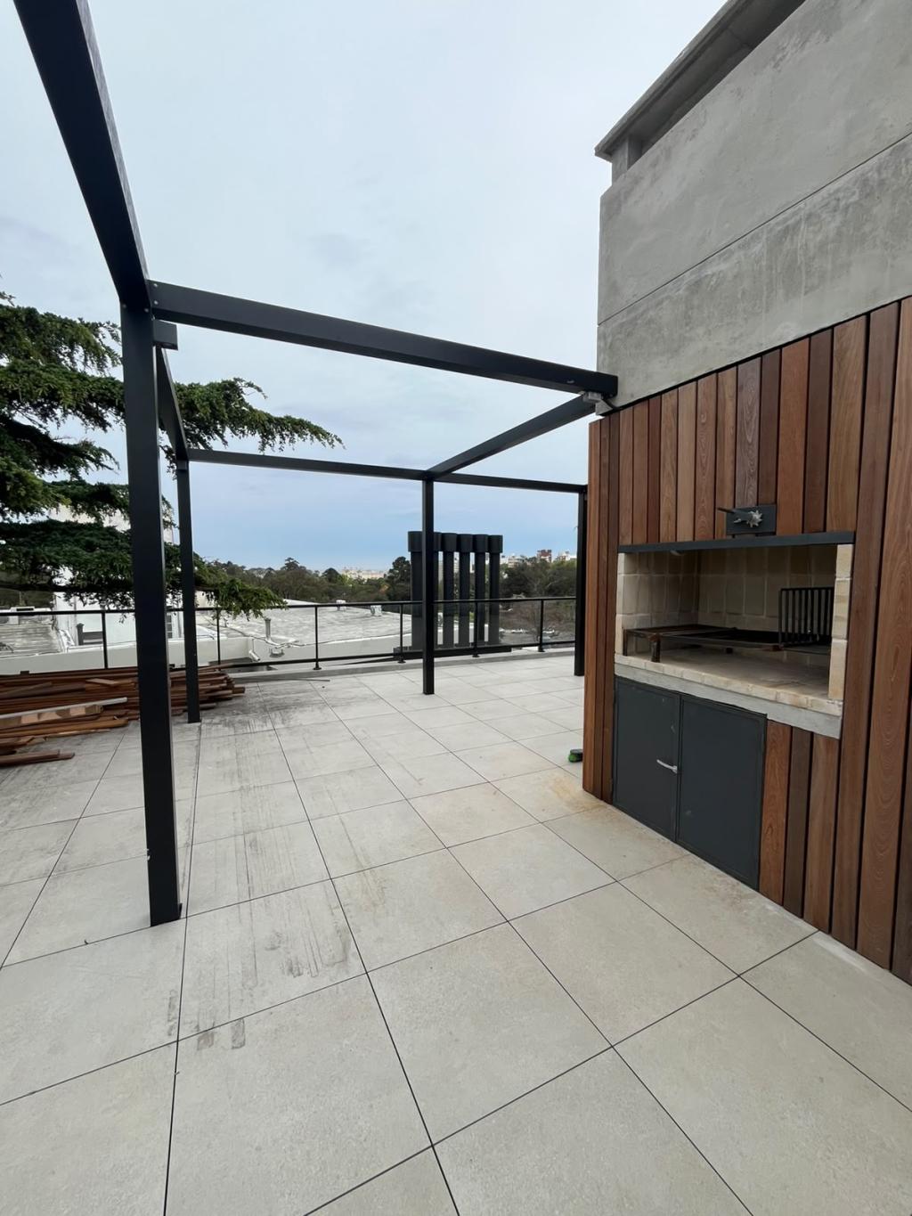 Venta apartamento 1 dormitorio con parrillero en Parque Rodó.