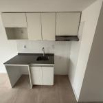 ALQUILER APARTAMENTO CON PARRILLERO PROPIO EN TRES CRUCES - piso 6 al frente.