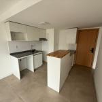 ALQUILER APARTAMENTO CON PARRILLERO PROPIO EN TRES CRUCES - piso 6 al frente.