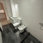 ALQUILER APARTAMENTO CON PARRILLERO PROPIO EN TRES CRUCES - piso 6 al frente.