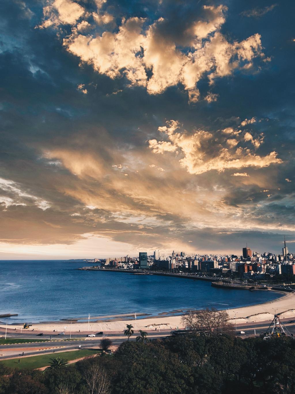 PORTO SEGURO MUEVE EL MERCADO: la primer garantía universitaria.